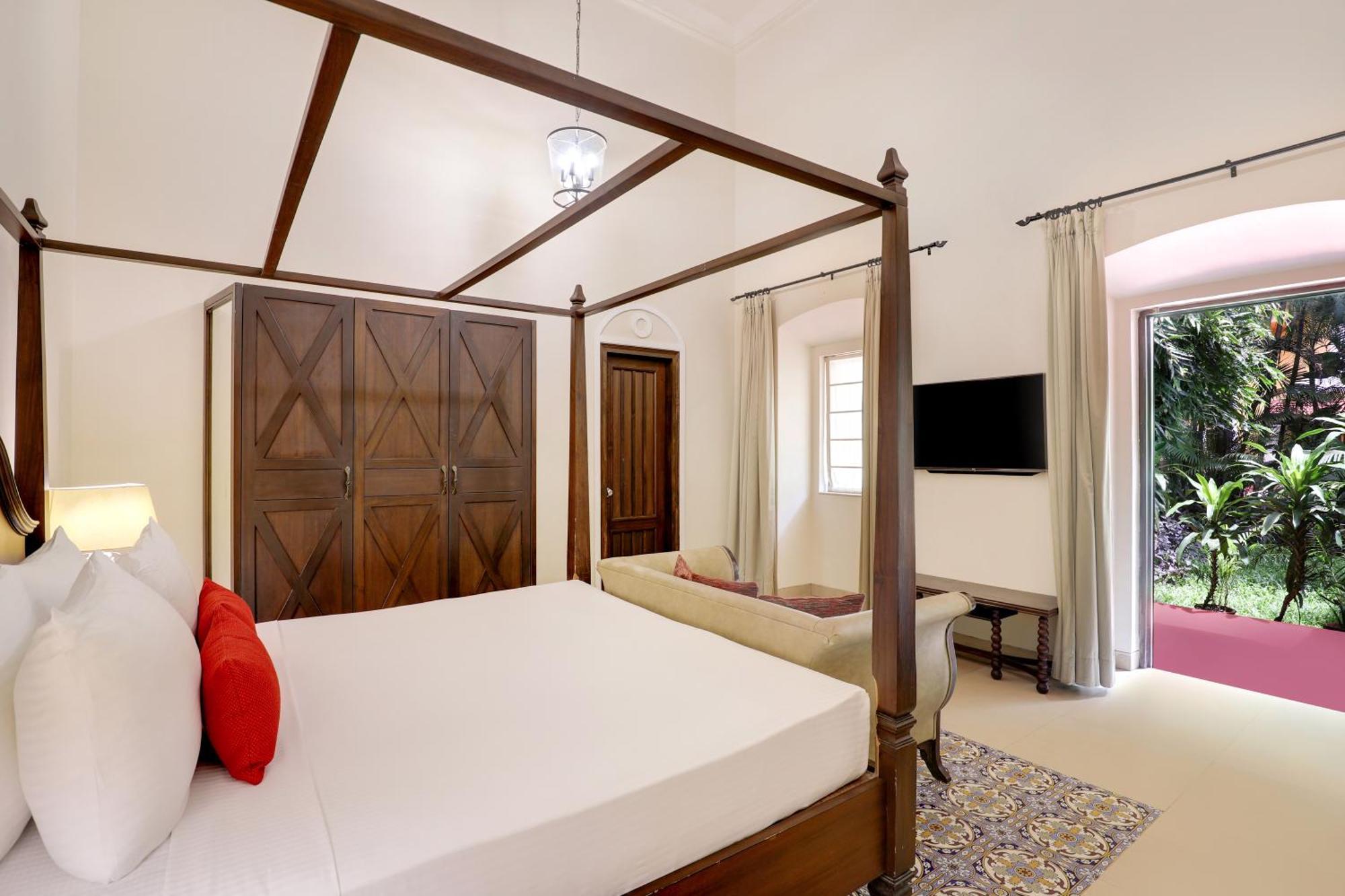 Lemon Tree Amarante Beach Resort, Goa Candolim Exterior foto
